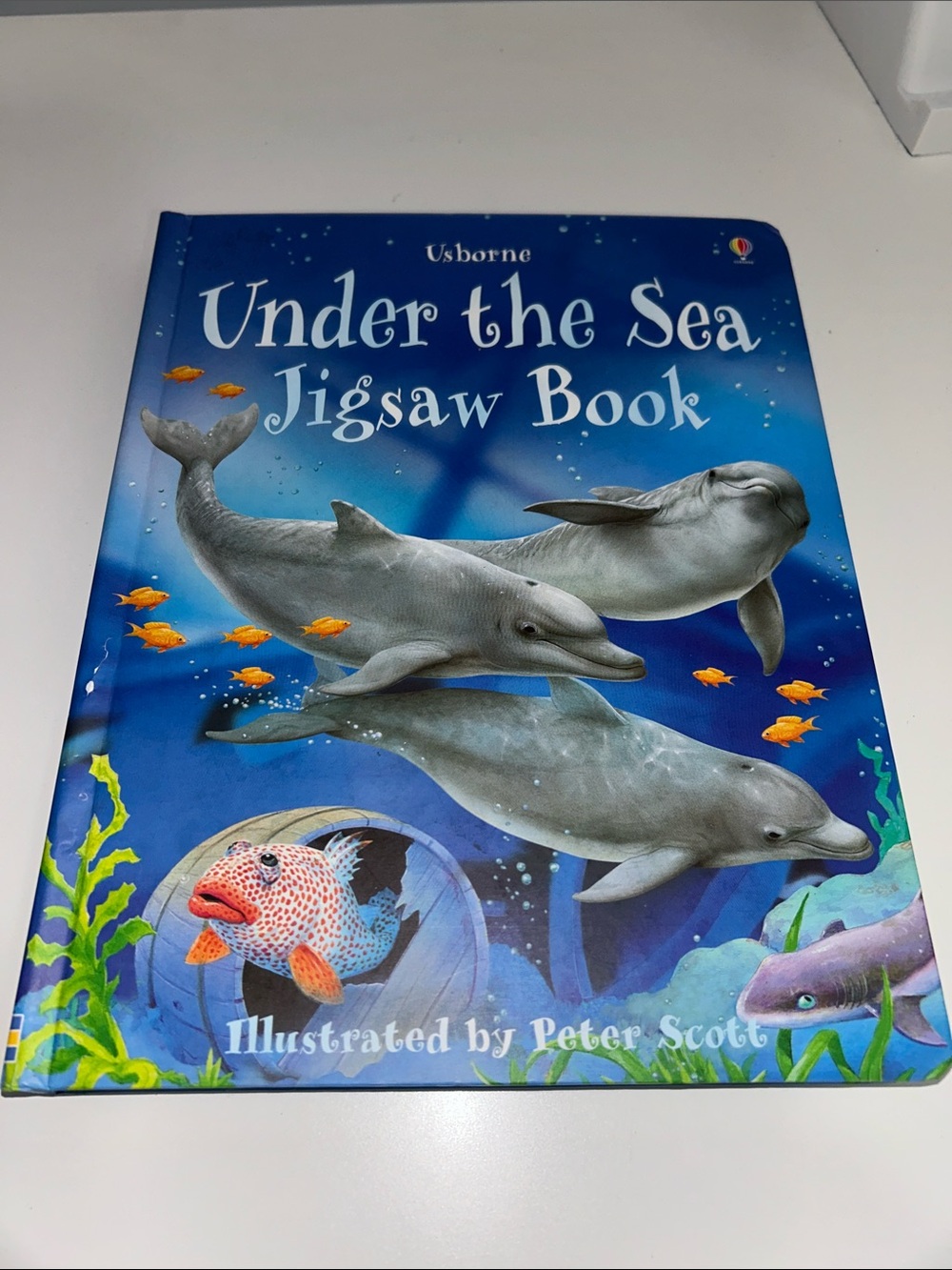 Usborne Under the Sea Jigsaw Large Board Book - Built in Puzzles